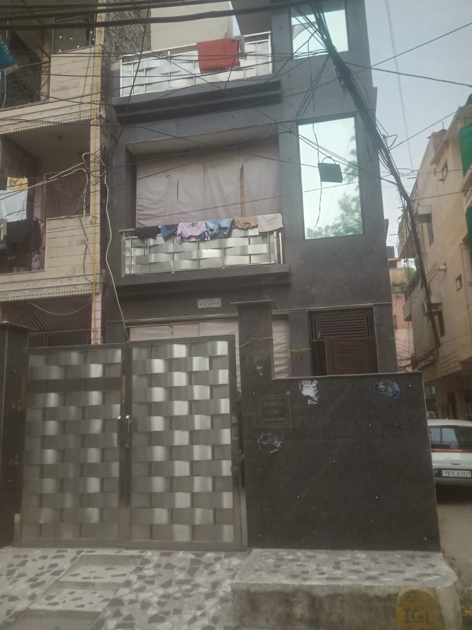 Modern bathroom at Mittal PG